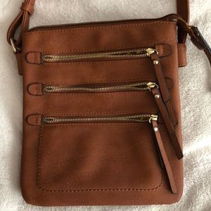 NWOT Chesnut Faux Leather Crossbody Purse